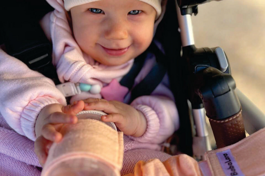 Best Stroller Bottle Holder Straps (Anti-Drop) + Safety Tips